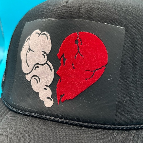 Heart & Brain Trucker Hat | Flocked Velvet Patch | Snapback OS - Picture 2 of 3